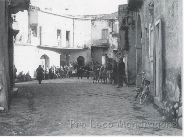 Piazzetta S. Angelo - Anno 1968.jpg